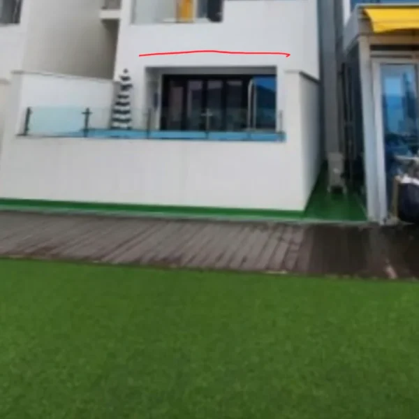 여수 풀빌라 전동 접이식 어닝 시공 사진